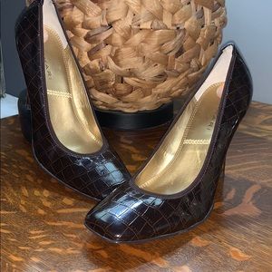 Tahari Enya brown embossed patent animal print